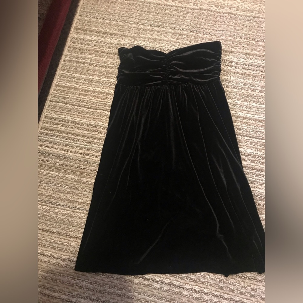 Black strapless (velvet/ velour) dress! Cute! Womens sz Medium - old navy